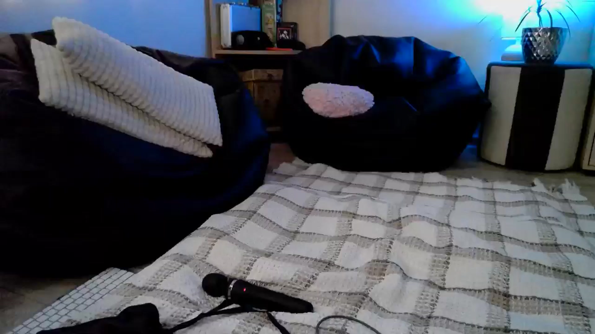 Gallery image thumbnail from Nata_u_friend's myfreecams stream on, 10/05/2024, 22:48 image 5 of 20