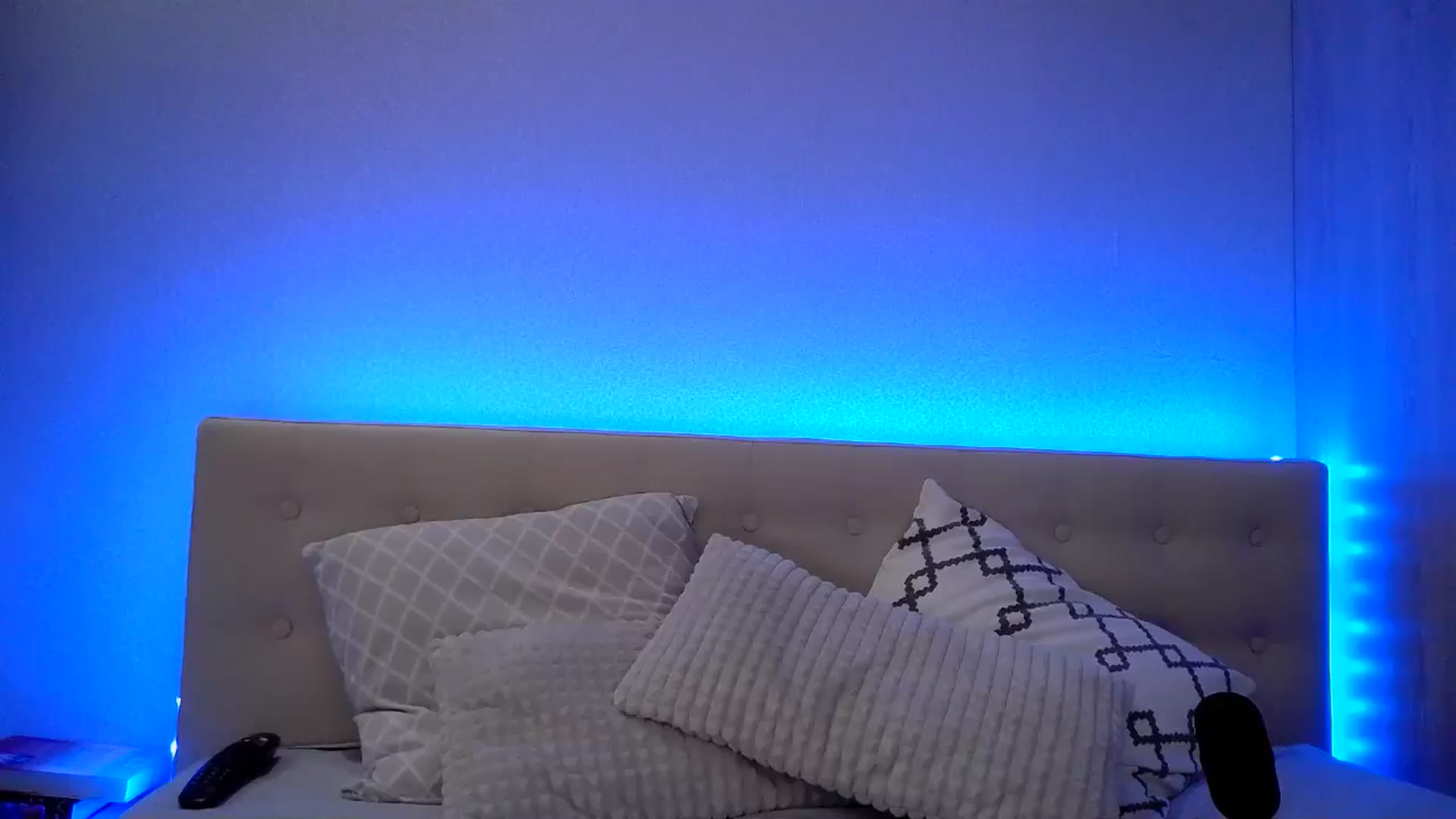 Gallery image thumbnail from Nata_u_friend's myfreecams stream on, 10/18/2024, 21:30 image 14 of 20