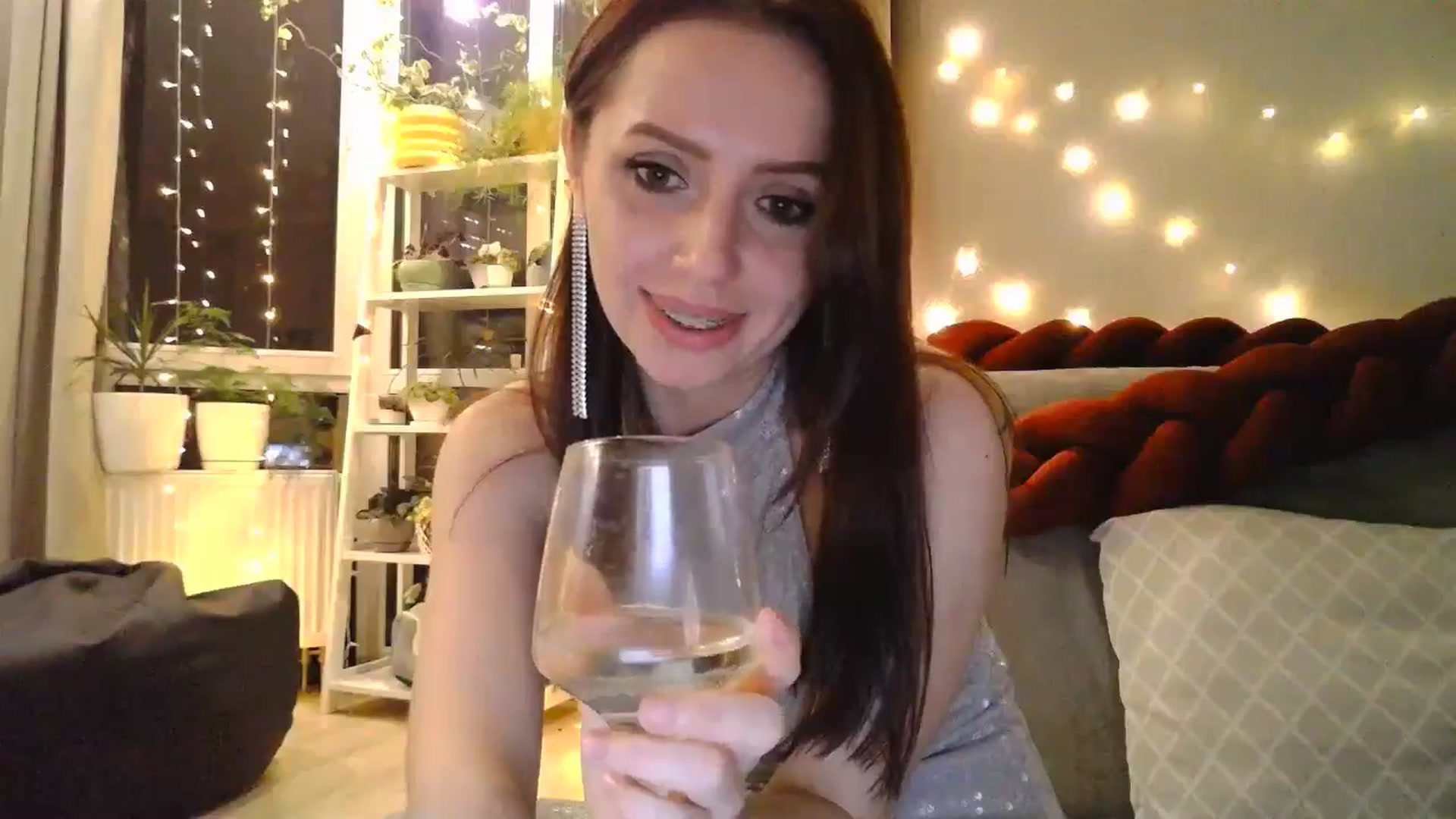 Gallery image thumbnail from Nata_u_friend's myfreecams stream on, 11/18/2024, 20:57 image 9 of 20