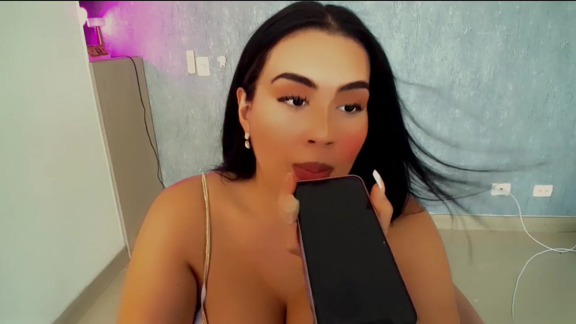 Gallery image thumbnail from NatachaYoung's myfreecams stream on, 11/28/2024, 18:08 image 5 of 20