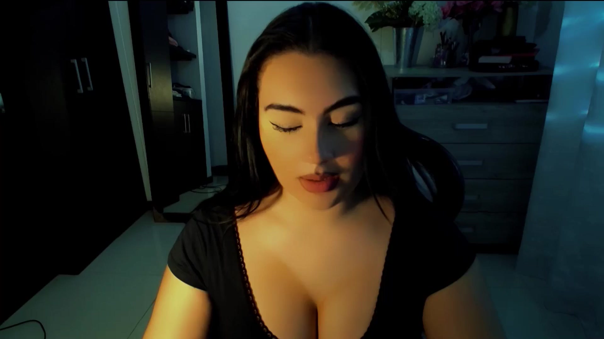 Gallery image thumbnail from NatachaYoung's myfreecams stream on, 12/01/2024, 21:27 image 20 of 20