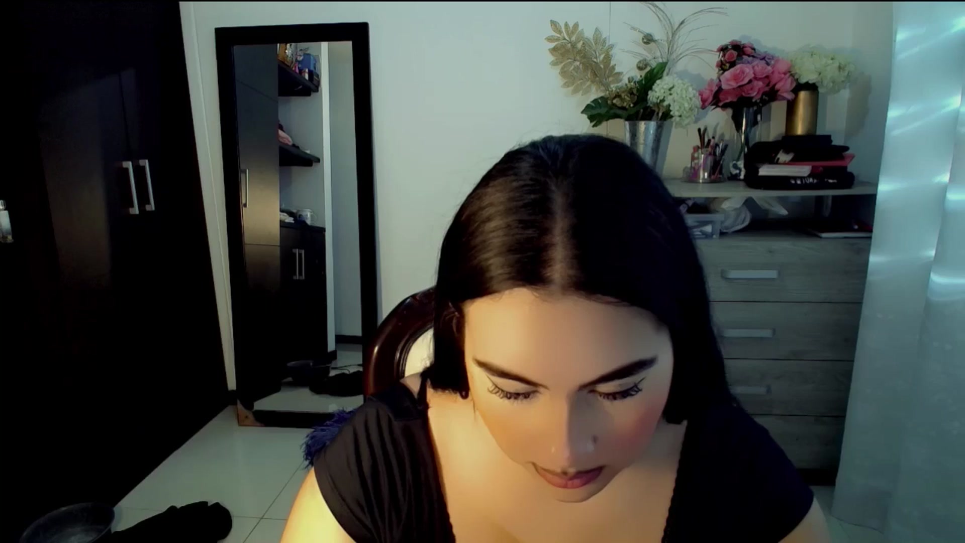 Gallery image thumbnail from NatachaYoung's myfreecams stream on, 12/01/2024, 21:27 image 12 of 20