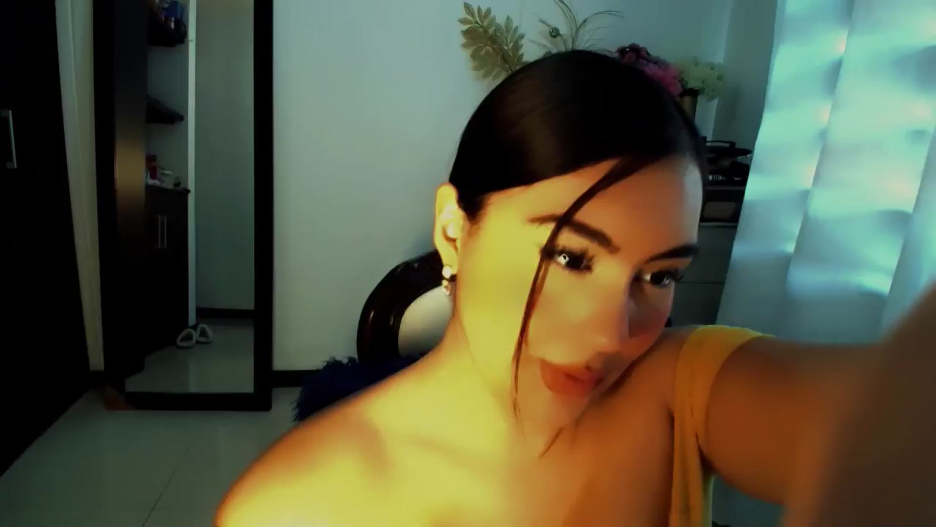 Gallery image thumbnail from NatachaYoung's myfreecams stream on, 12/03/2024, 17:15 image 1 of 20