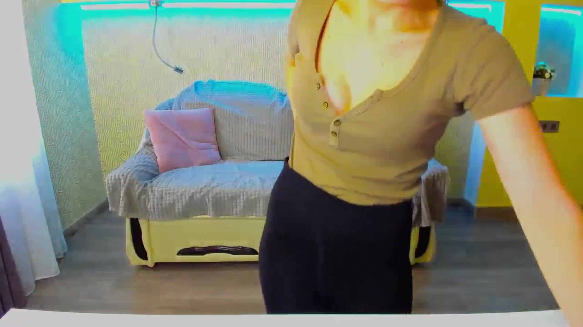 Gallery image thumbnail from NataliDastin's myfreecams stream on, 02/23/2025, 11:48 image 12 of 20