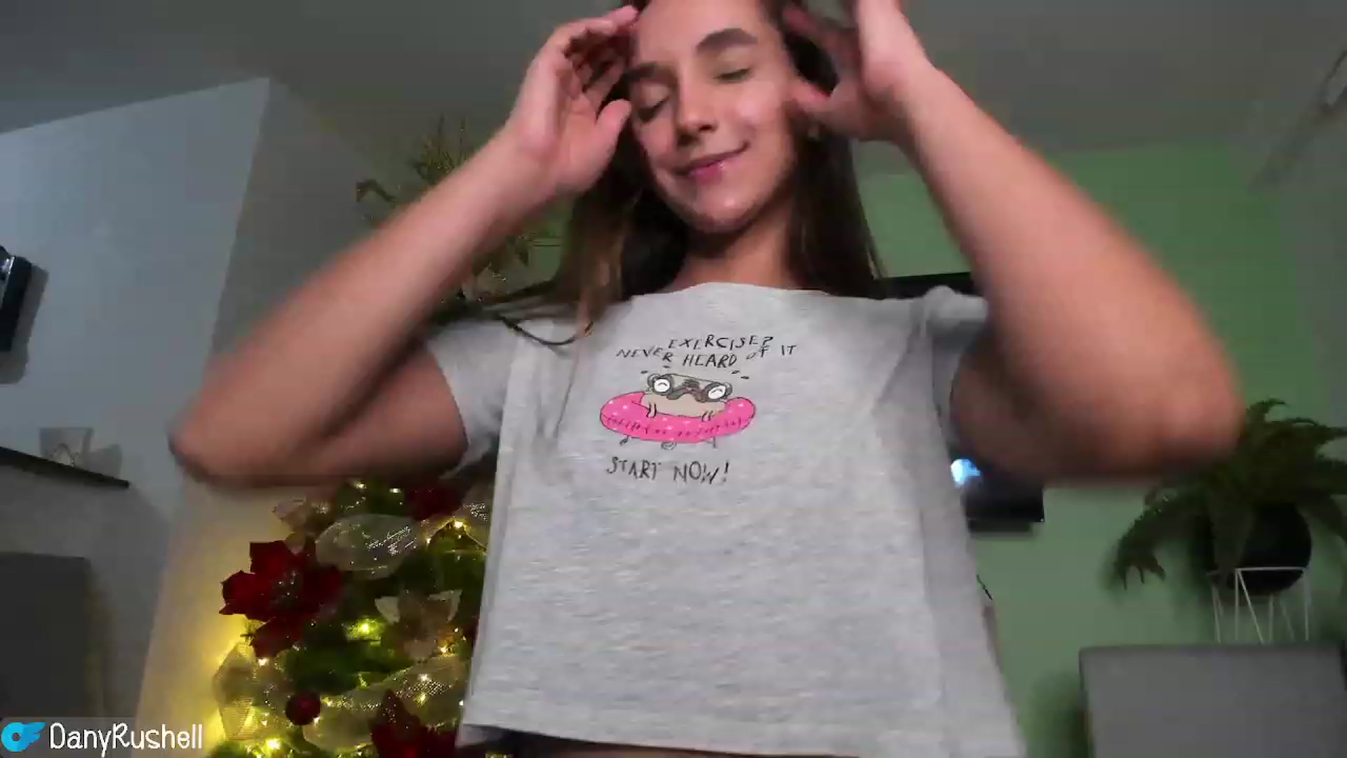 Gallery image thumbnail from NataliaMFC_'s myfreecams stream on, 12/06/2022, 04:34 image 7 of 20