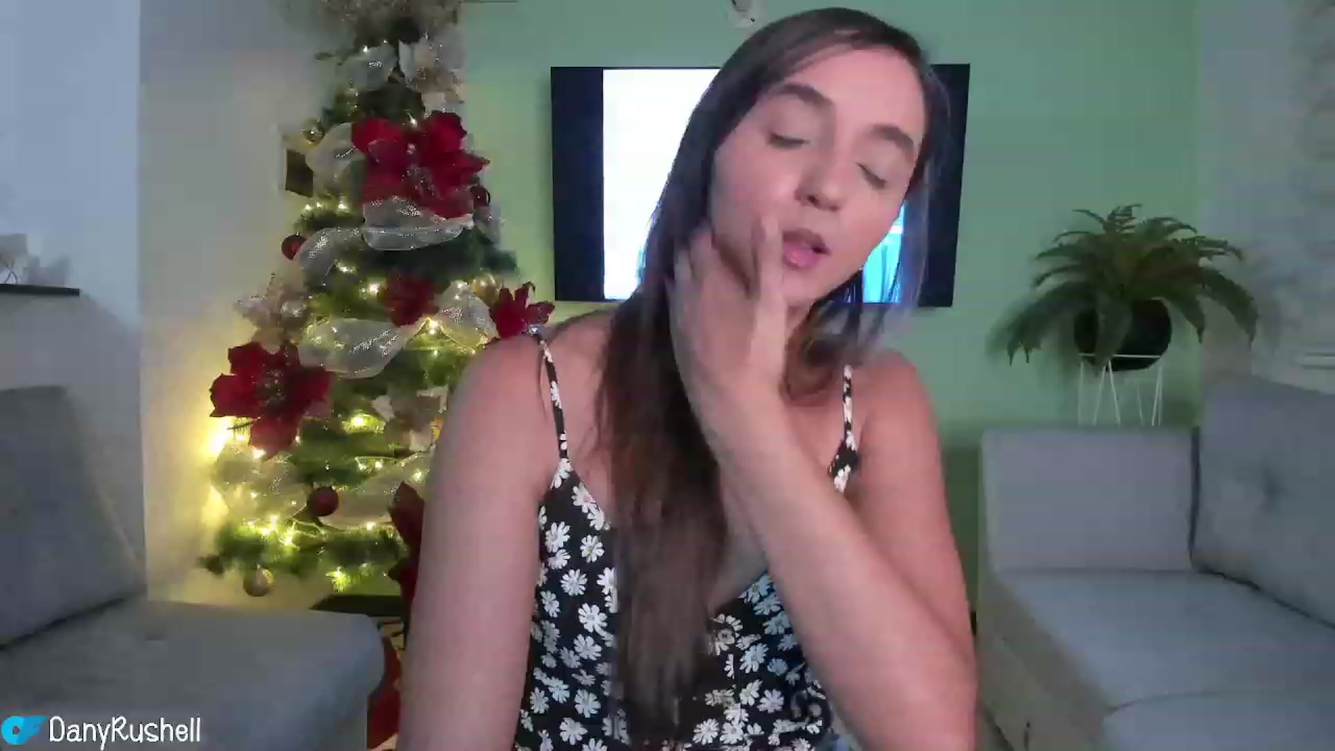 Gallery image thumbnail from NataliaMFC_'s myfreecams stream on, 12/07/2022, 02:38 image 3 of 20