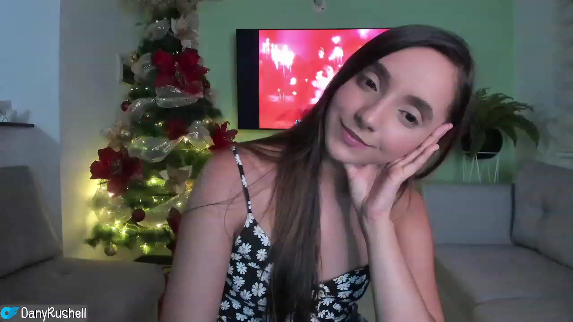 Gallery image thumbnail from NataliaMFC_'s myfreecams stream on, 12/07/2022, 02:38 image 8 of 20