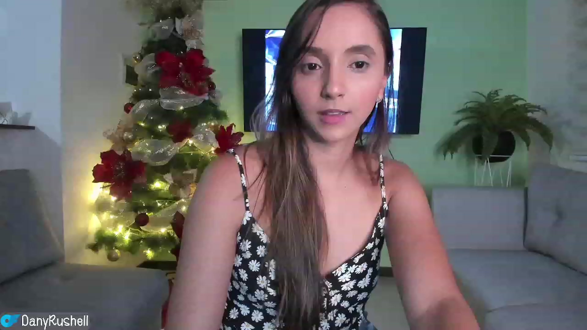 Gallery image thumbnail from NataliaMFC_'s myfreecams stream on, 12/07/2022, 02:38 image 5 of 20