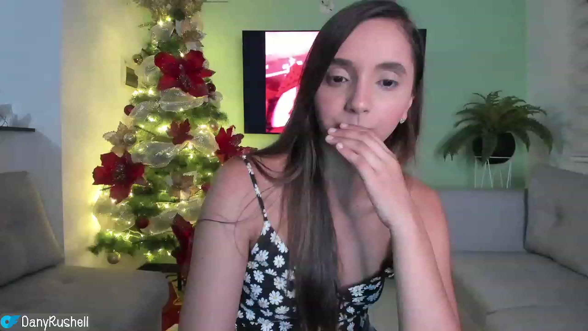 Gallery image thumbnail from NataliaMFC_'s myfreecams stream on, 12/07/2022, 02:38 image 9 of 20
