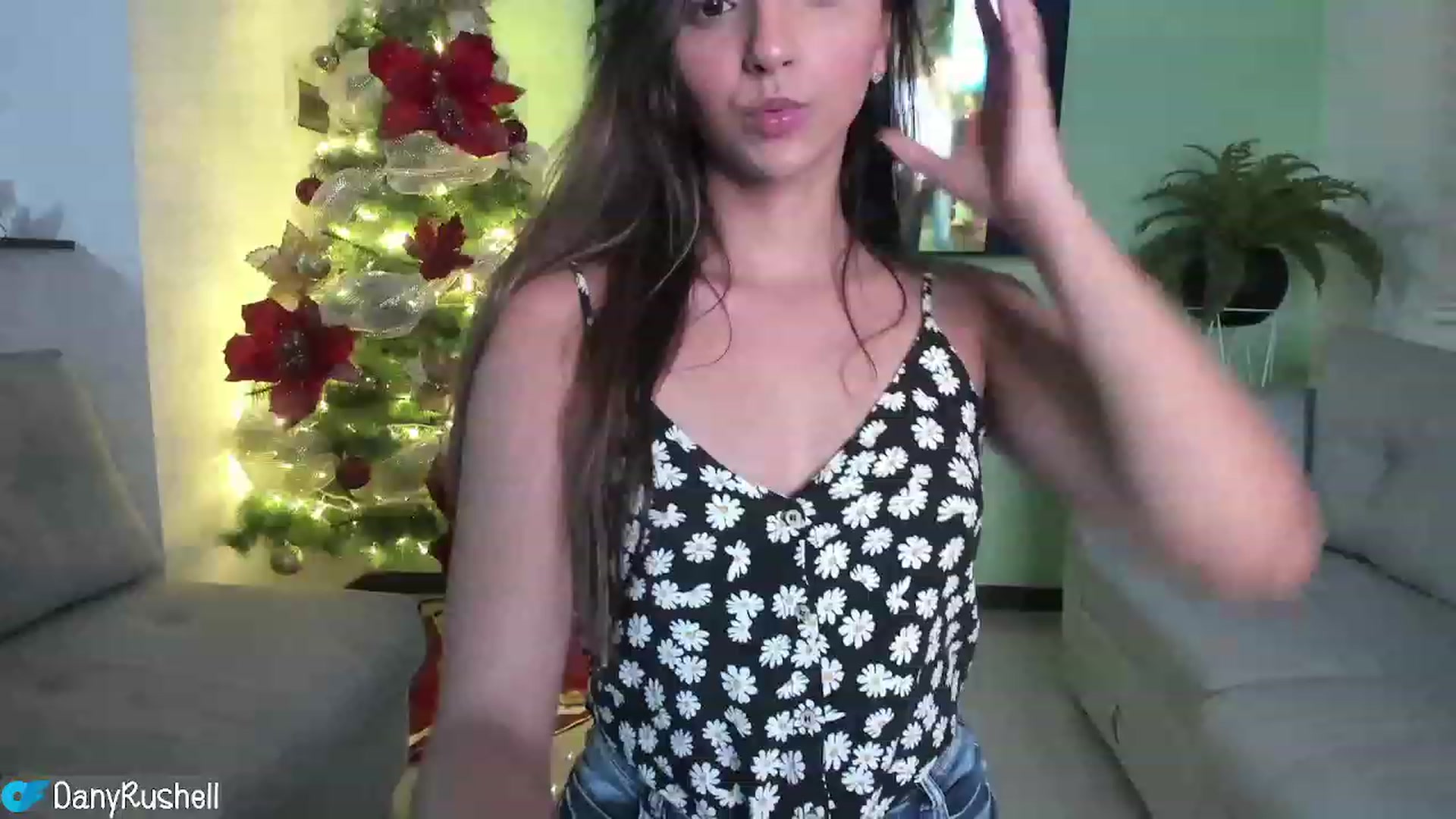 Gallery image thumbnail from NataliaMFC_'s myfreecams stream on, 12/07/2022, 02:38 image 16 of 20