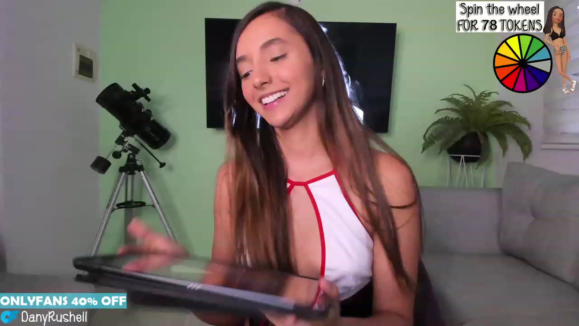 Gallery image thumbnail from NataliaMFC_'s myfreecams stream on, 01/18/2023, 23:18 image 10 of 20