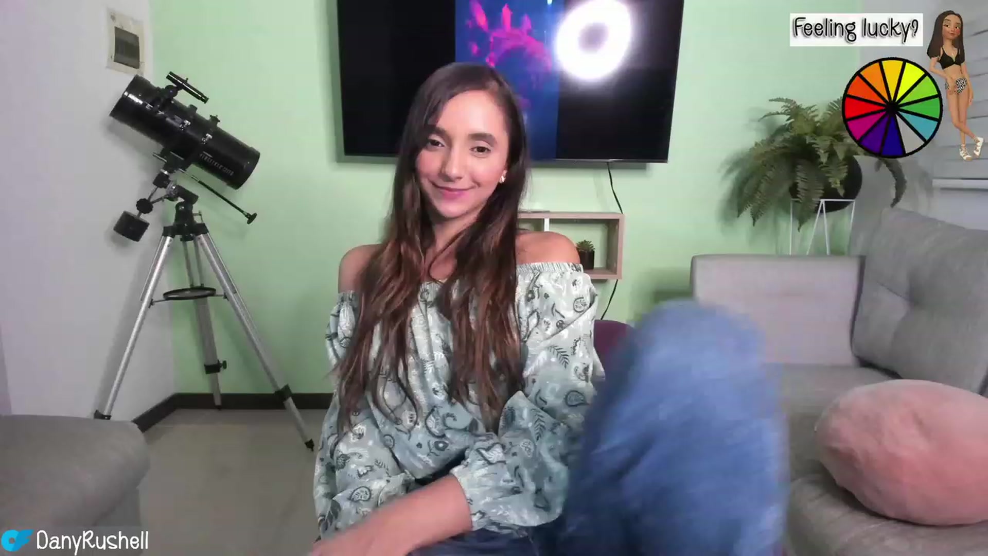 Gallery image thumbnail from NataliaMFC_'s myfreecams stream on, 02/28/2023, 04:34 image 4 of 20