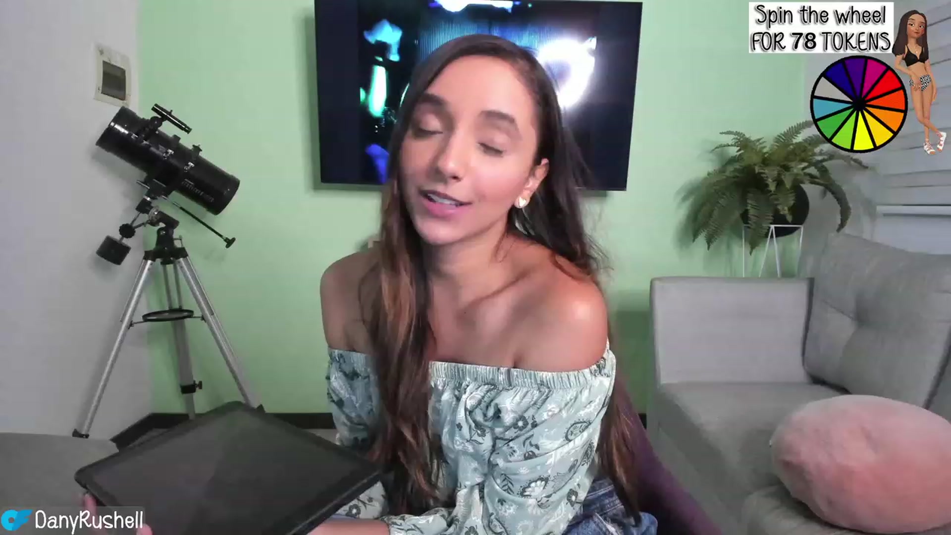 Gallery image thumbnail from NataliaMFC_'s myfreecams stream on, 02/28/2023, 04:34 image 15 of 20