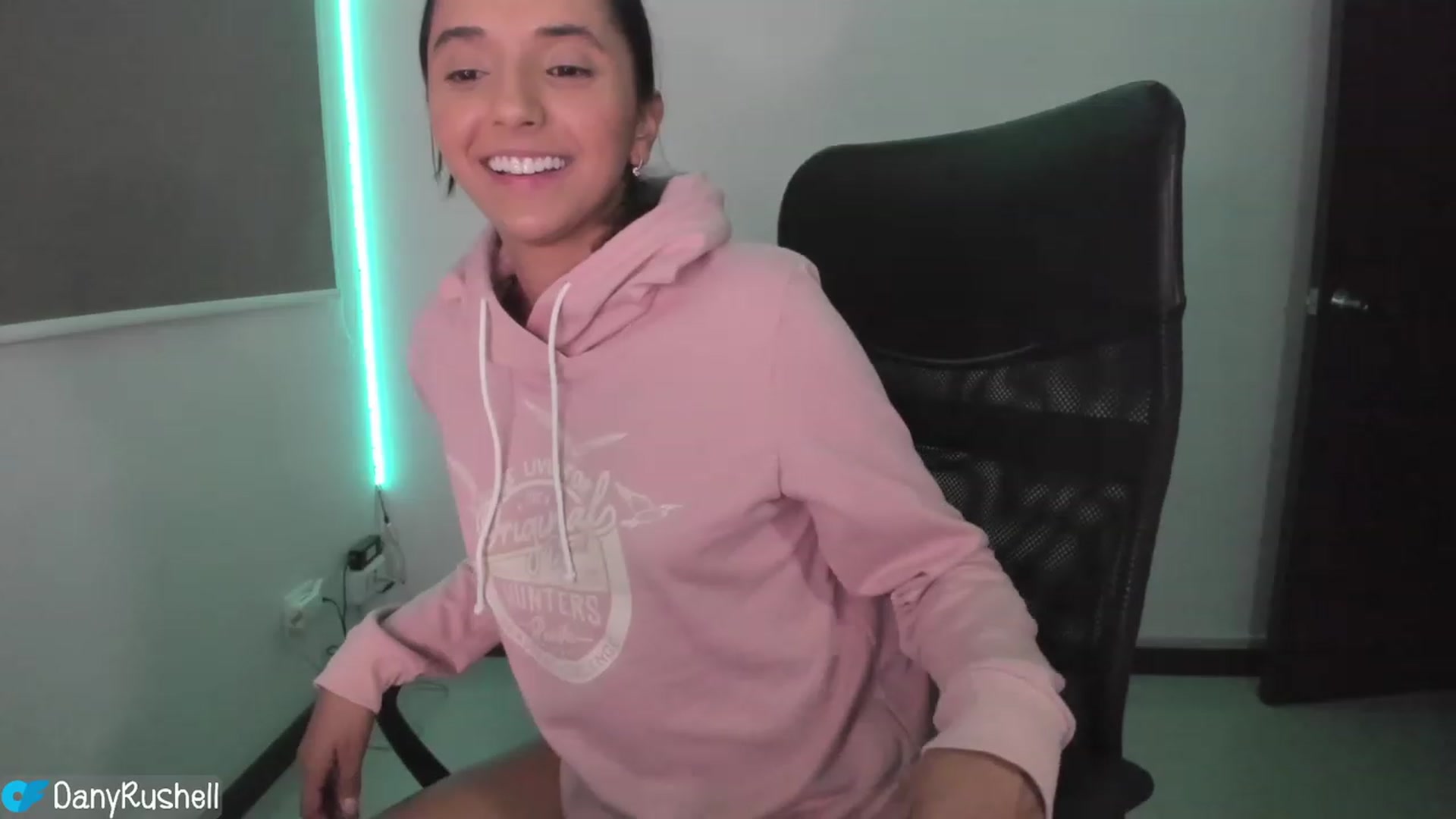 Gallery image thumbnail from NataliaMFC_'s myfreecams stream on, 03/14/2023, 05:34 image 7 of 20