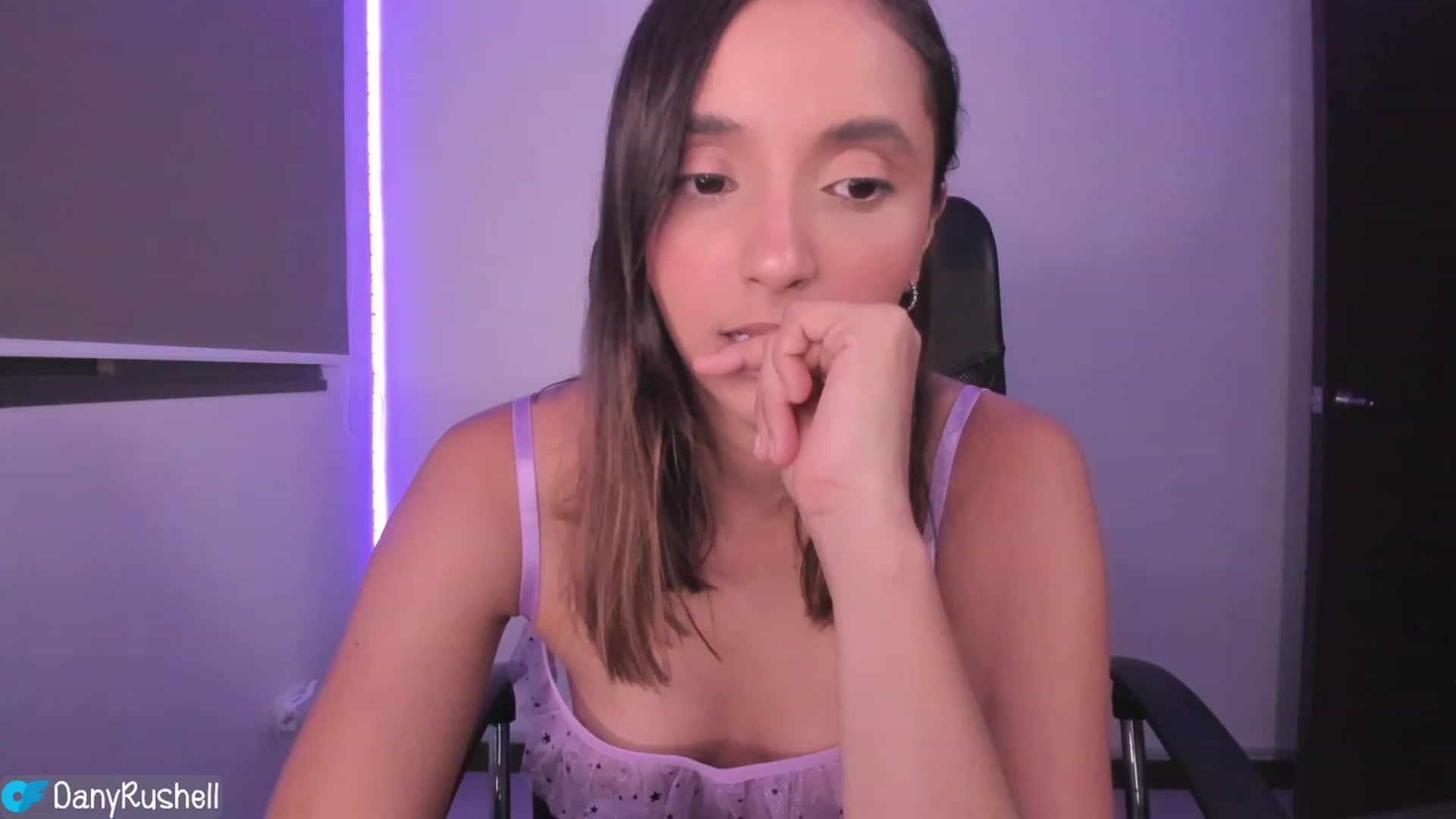 Gallery image thumbnail from NataliaMFC_'s myfreecams stream on, 03/15/2023, 05:01 image 7 of 20