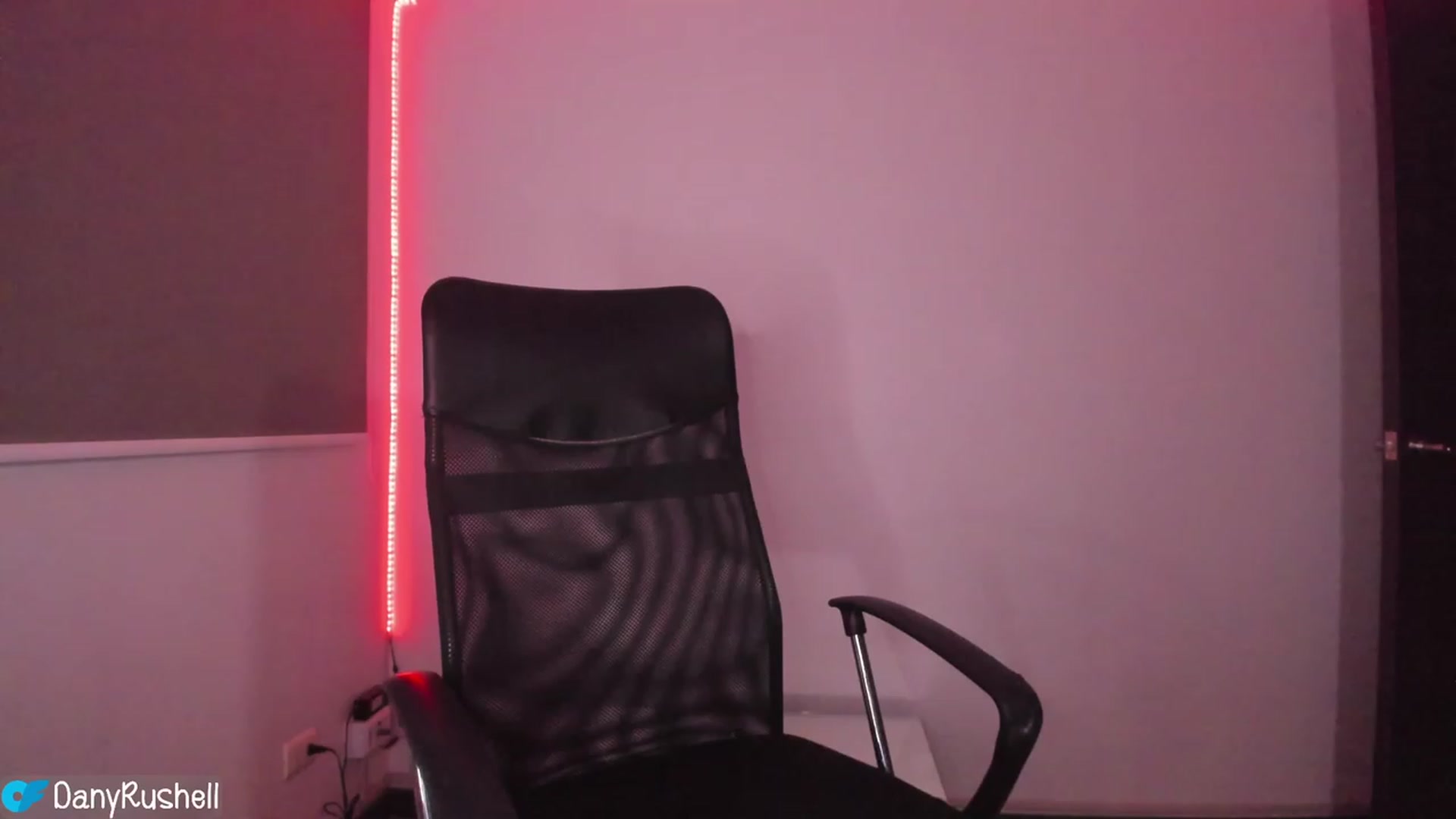 Gallery image thumbnail from NataliaMFC_'s myfreecams stream on, 03/20/2023, 06:31 image 1 of 20
