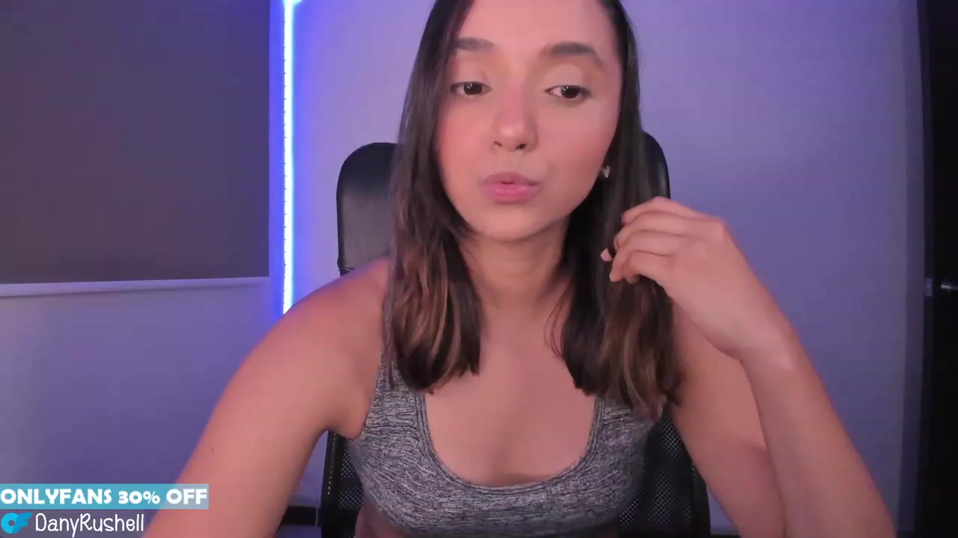 Gallery image thumbnail from NataliaMFC_'s myfreecams stream on, 03/21/2023, 06:15 image 7 of 20
