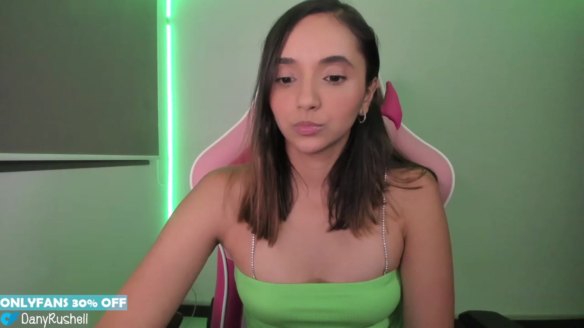 Gallery image thumbnail from NataliaMFC_'s myfreecams stream on, 03/26/2023, 06:08 image 16 of 20