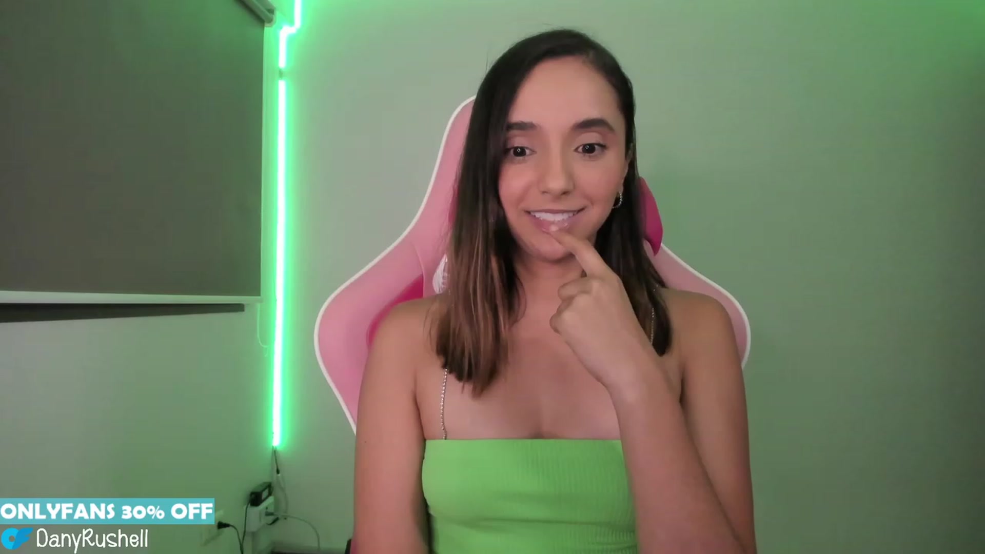 Gallery image thumbnail from NataliaMFC_'s myfreecams stream on, 03/26/2023, 06:08 image 4 of 20