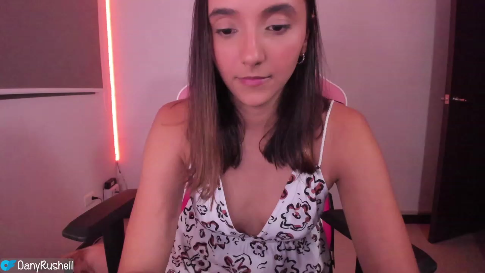 Gallery image thumbnail from NataliaMFC_'s myfreecams stream on, 04/12/2023, 05:37 image 8 of 20