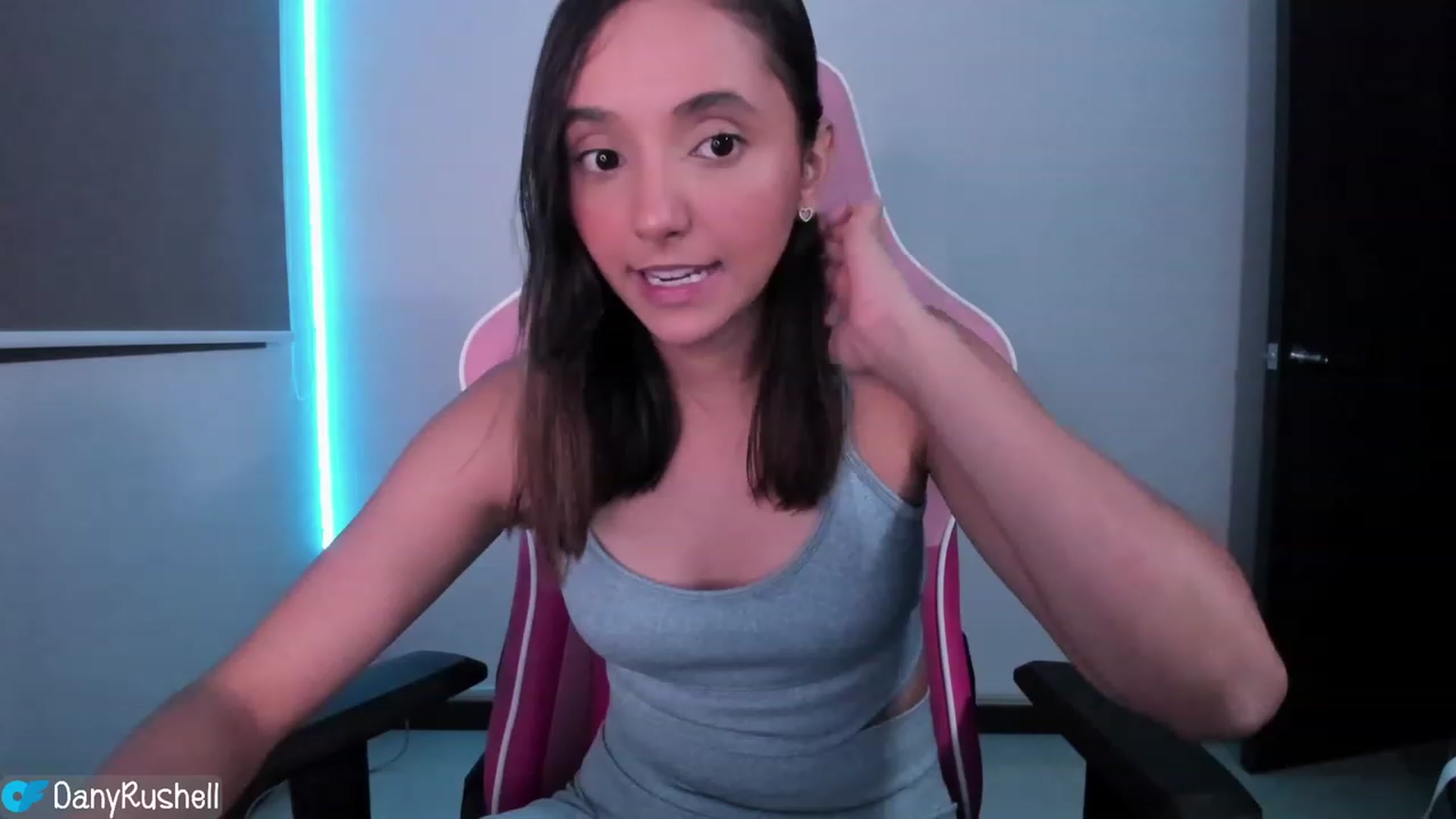 Gallery image thumbnail from NataliaMFC_'s myfreecams stream on, 04/13/2023, 04:06 image 5 of 20