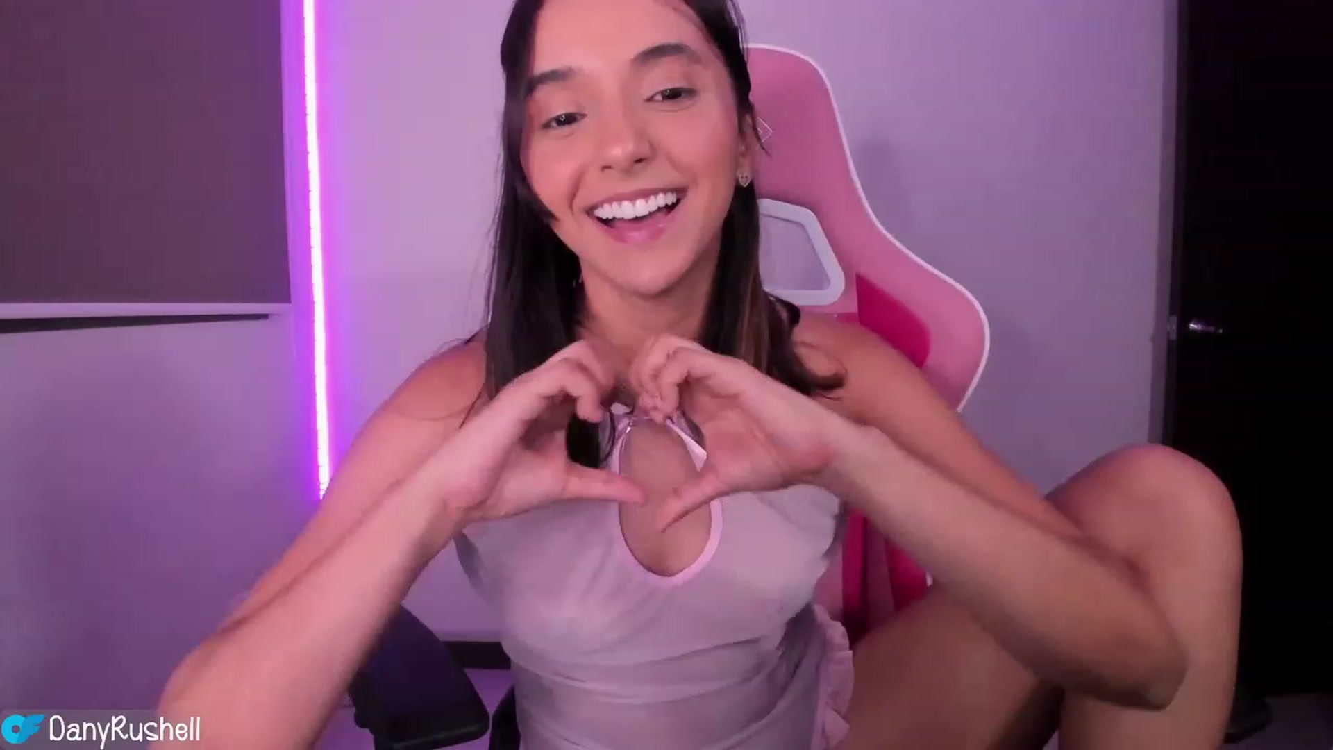 Gallery image thumbnail from NataliaMFC_'s myfreecams stream on, 04/16/2023, 06:15 image 7 of 20