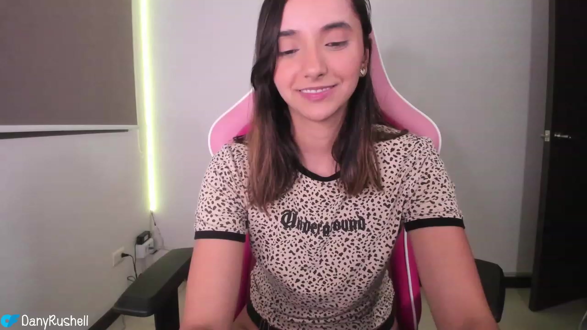 Gallery image thumbnail from NataliaMFC_'s myfreecams stream on, 04/17/2023, 04:55 image 9 of 20