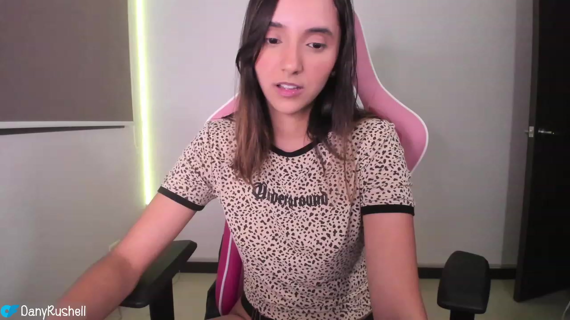 Gallery image thumbnail from NataliaMFC_'s myfreecams stream on, 04/17/2023, 04:55 image 8 of 20