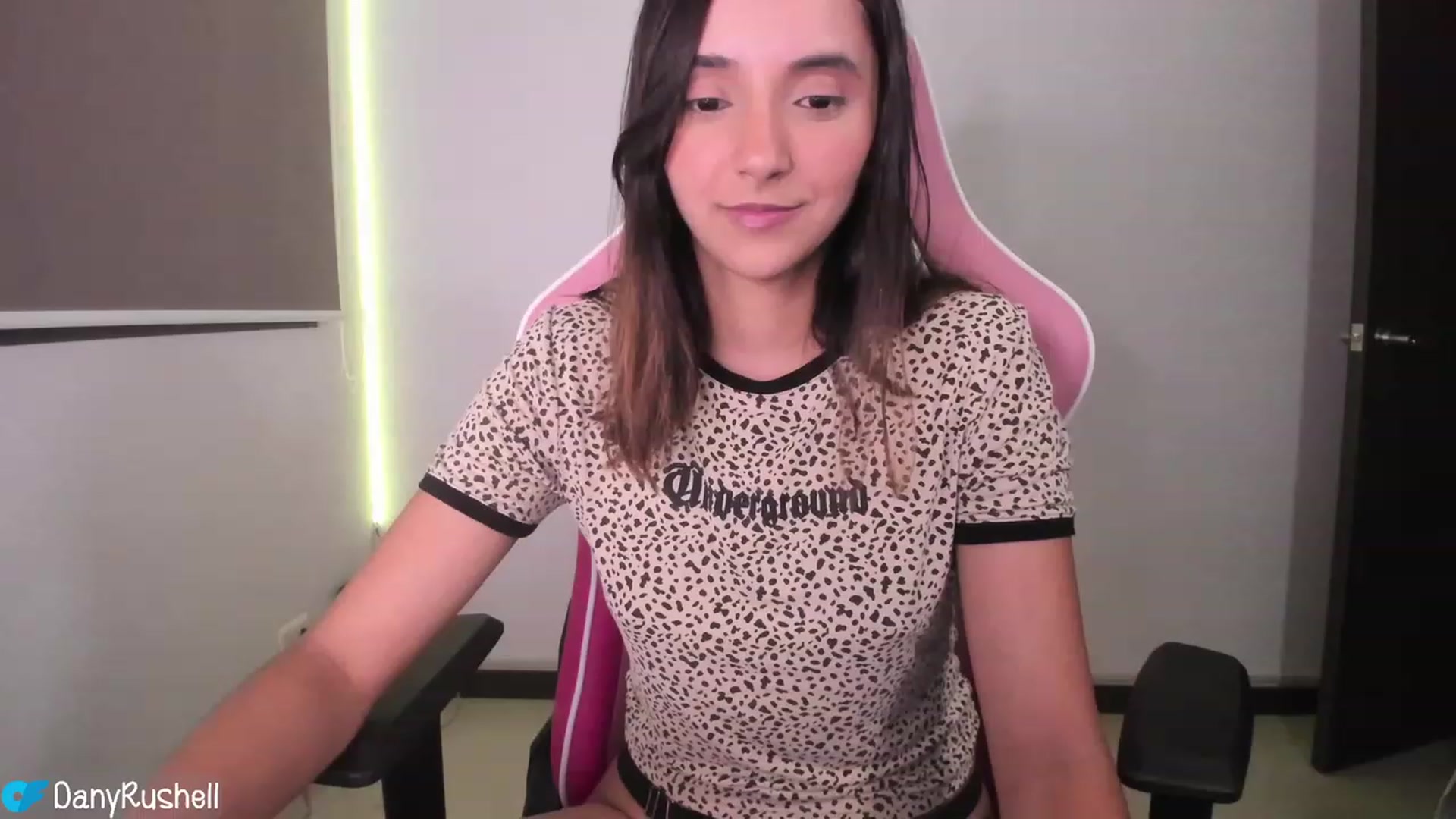Gallery image thumbnail from NataliaMFC_'s myfreecams stream on, 04/17/2023, 04:55 image 7 of 20