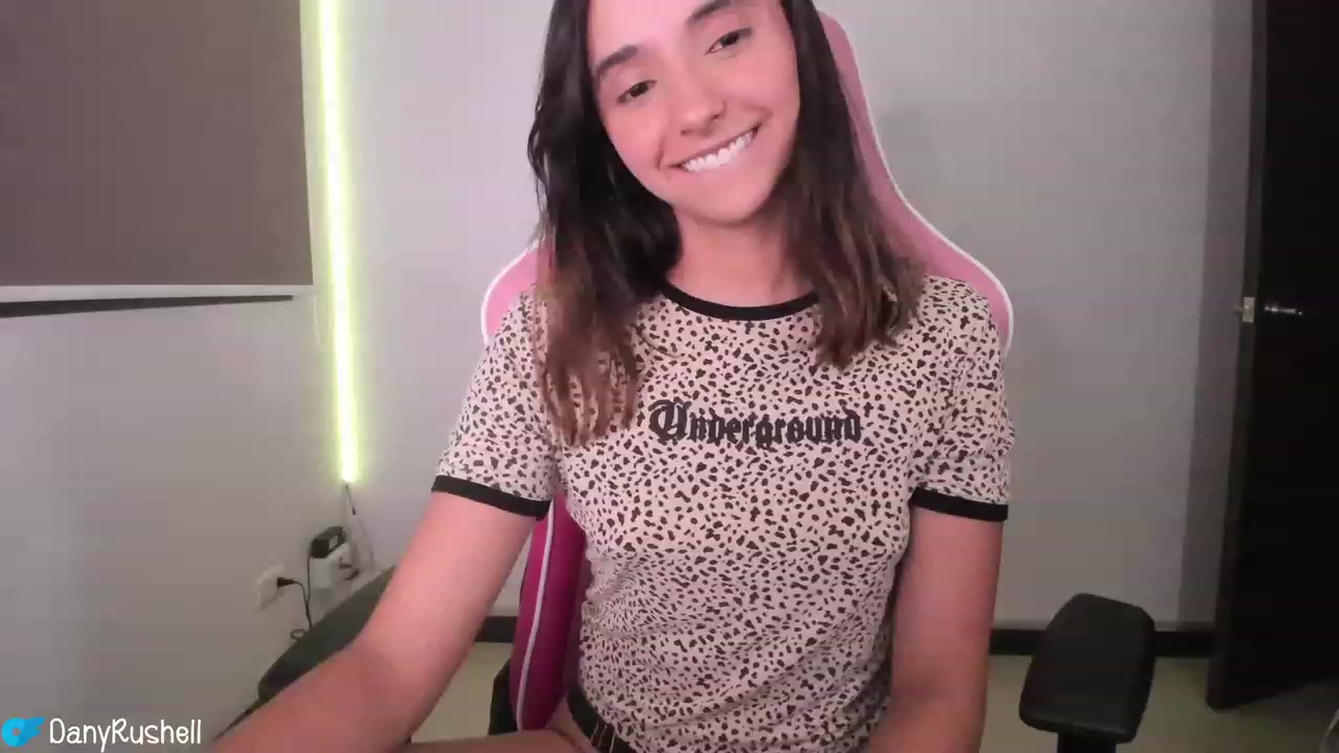 Gallery image thumbnail from NataliaMFC_'s myfreecams stream on, 04/17/2023, 04:55 image 4 of 20