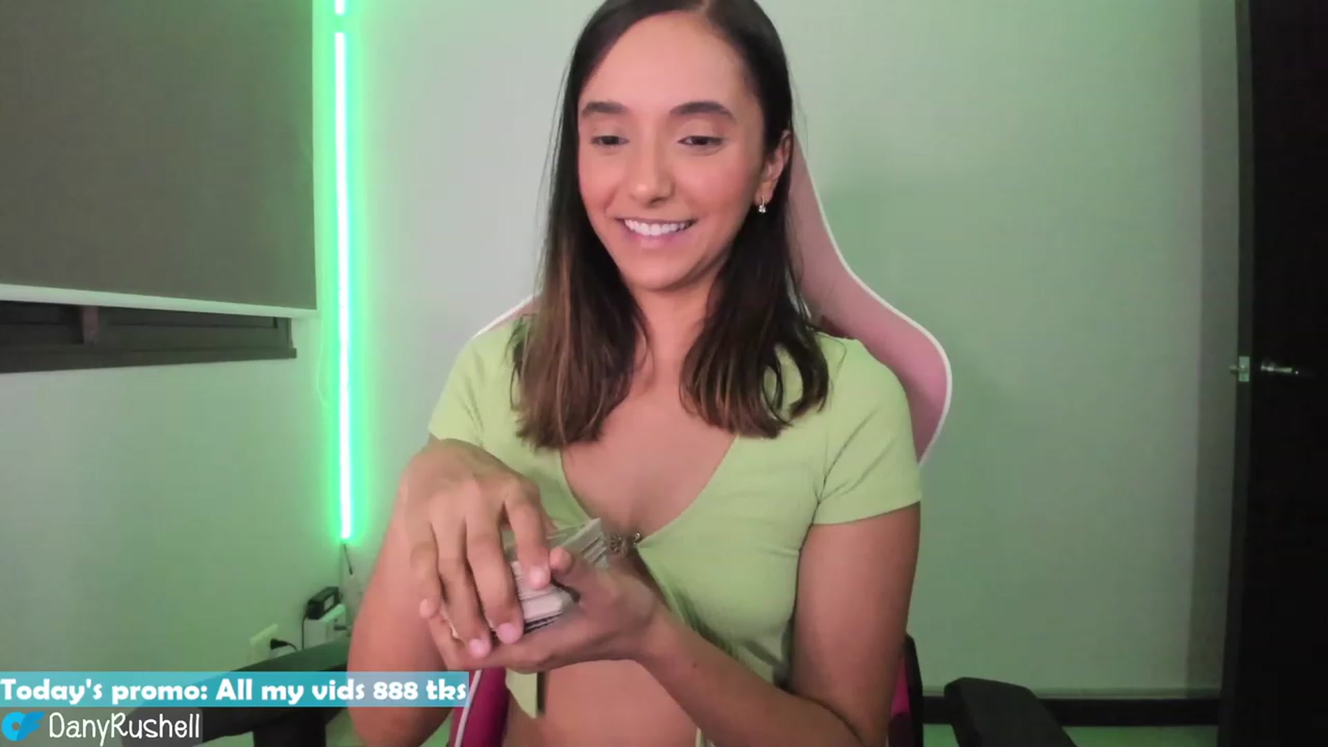 Gallery image thumbnail from NataliaMFC_'s myfreecams stream on, 04/19/2023, 05:27 image 6 of 20