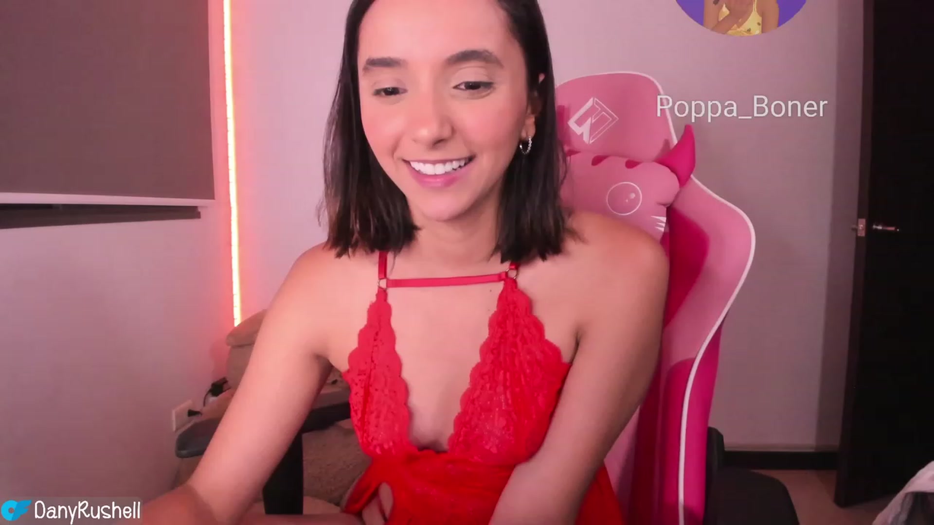 Gallery image thumbnail from NataliaMFC_'s myfreecams stream on, 04/26/2023, 05:35 image 8 of 20