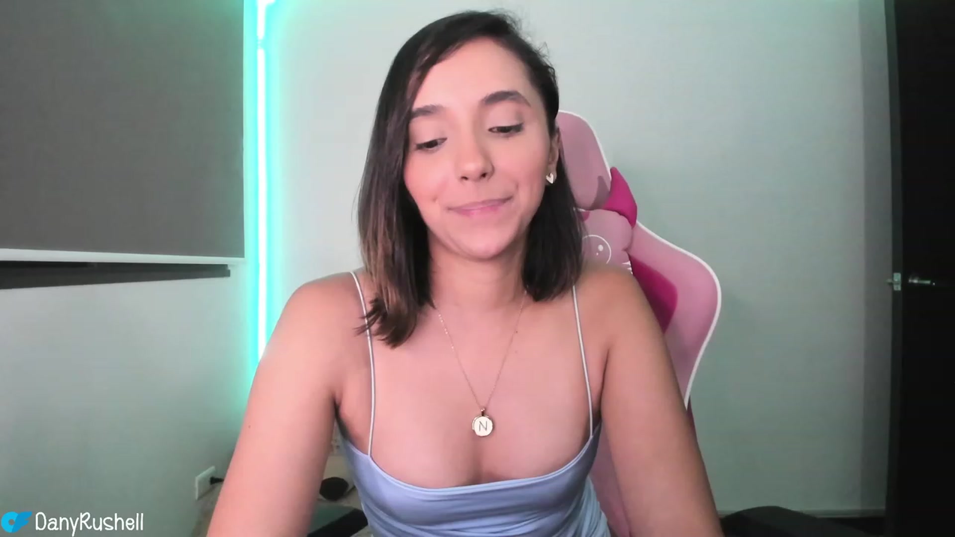 Gallery image thumbnail from NataliaMFC_'s myfreecams stream on, 05/05/2023, 06:19 image 6 of 20