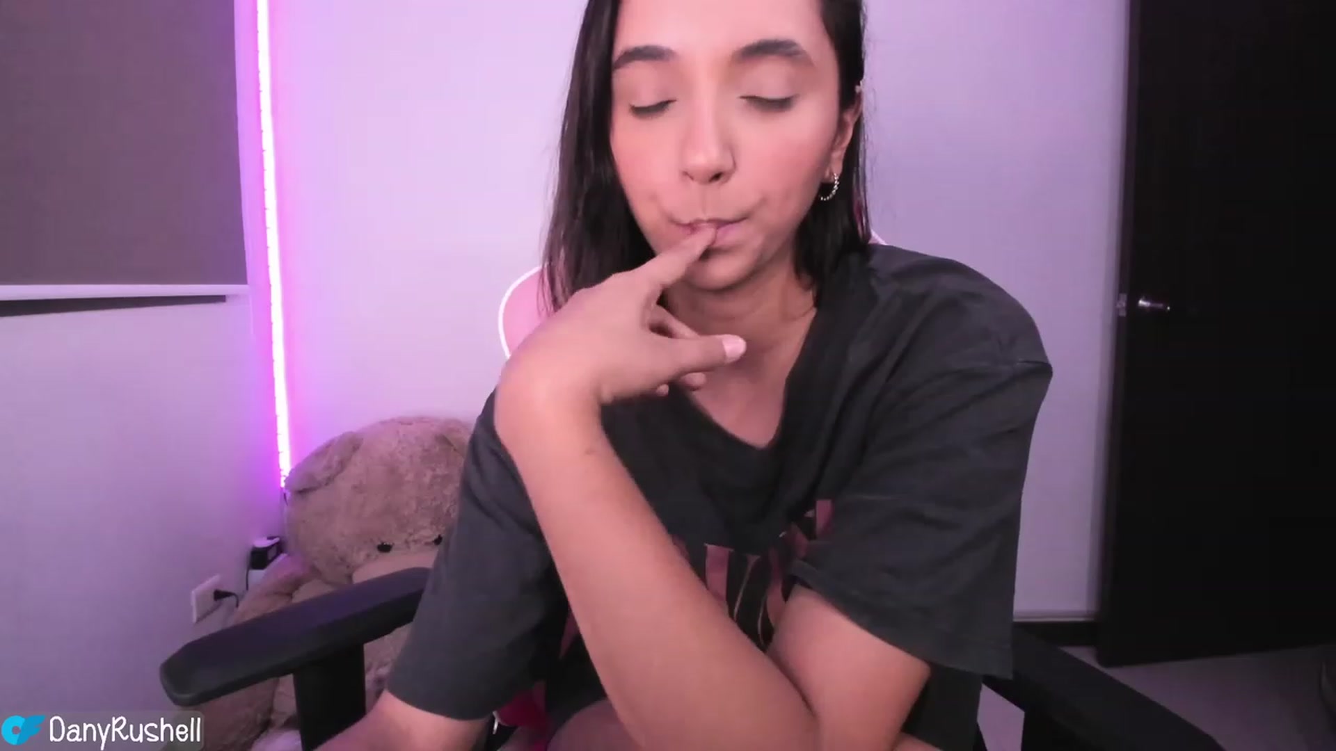 Gallery image thumbnail from NataliaMFC_'s myfreecams stream on, 05/11/2023, 06:10 image 15 of 20