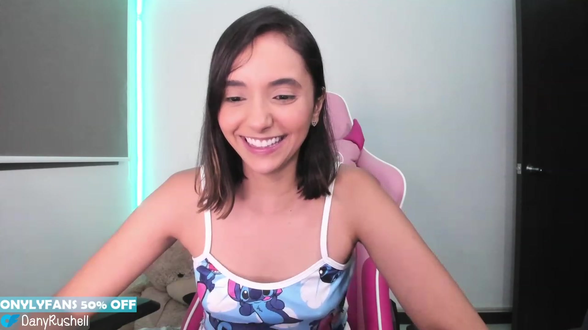 Gallery image thumbnail from NataliaMFC_'s myfreecams stream on, 05/12/2023, 06:18 image 15 of 20