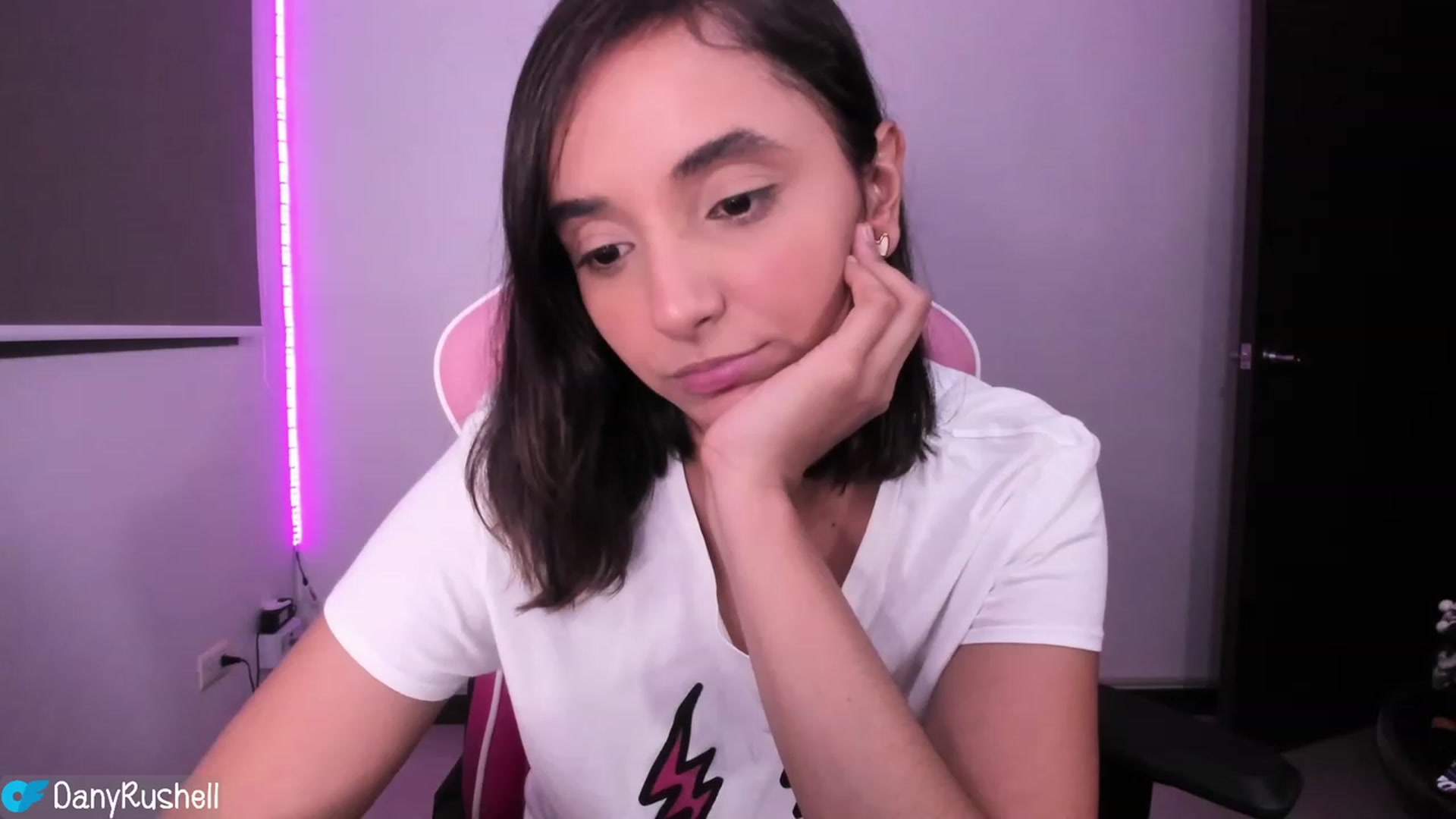 Gallery image thumbnail from NataliaMFC_'s myfreecams stream on, 05/19/2023, 06:09 image 13 of 20