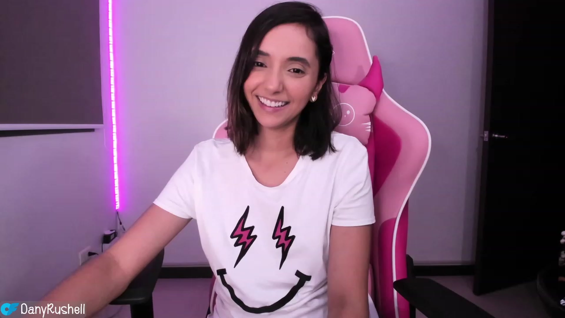 Gallery image thumbnail from NataliaMFC_'s myfreecams stream on, 05/19/2023, 06:09 image 7 of 20