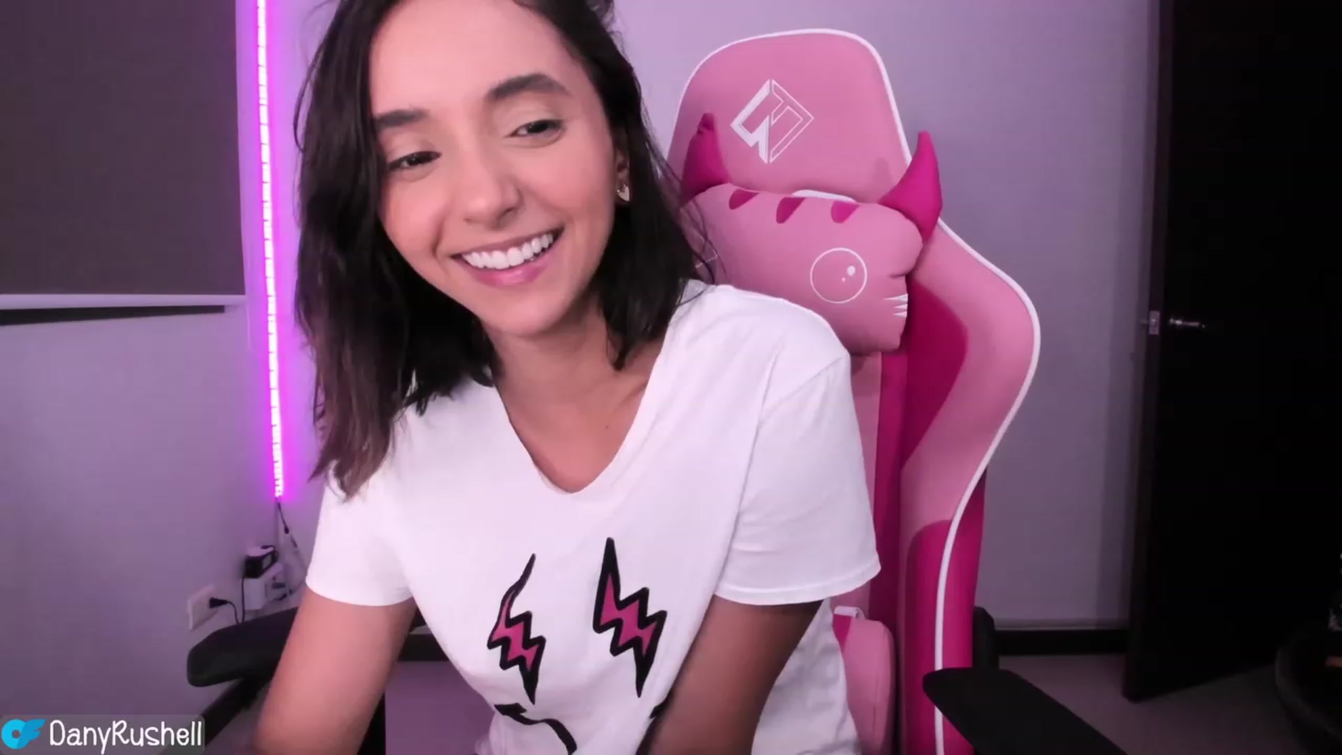 Gallery image thumbnail from NataliaMFC_'s myfreecams stream on, 05/19/2023, 06:09 image 1 of 20