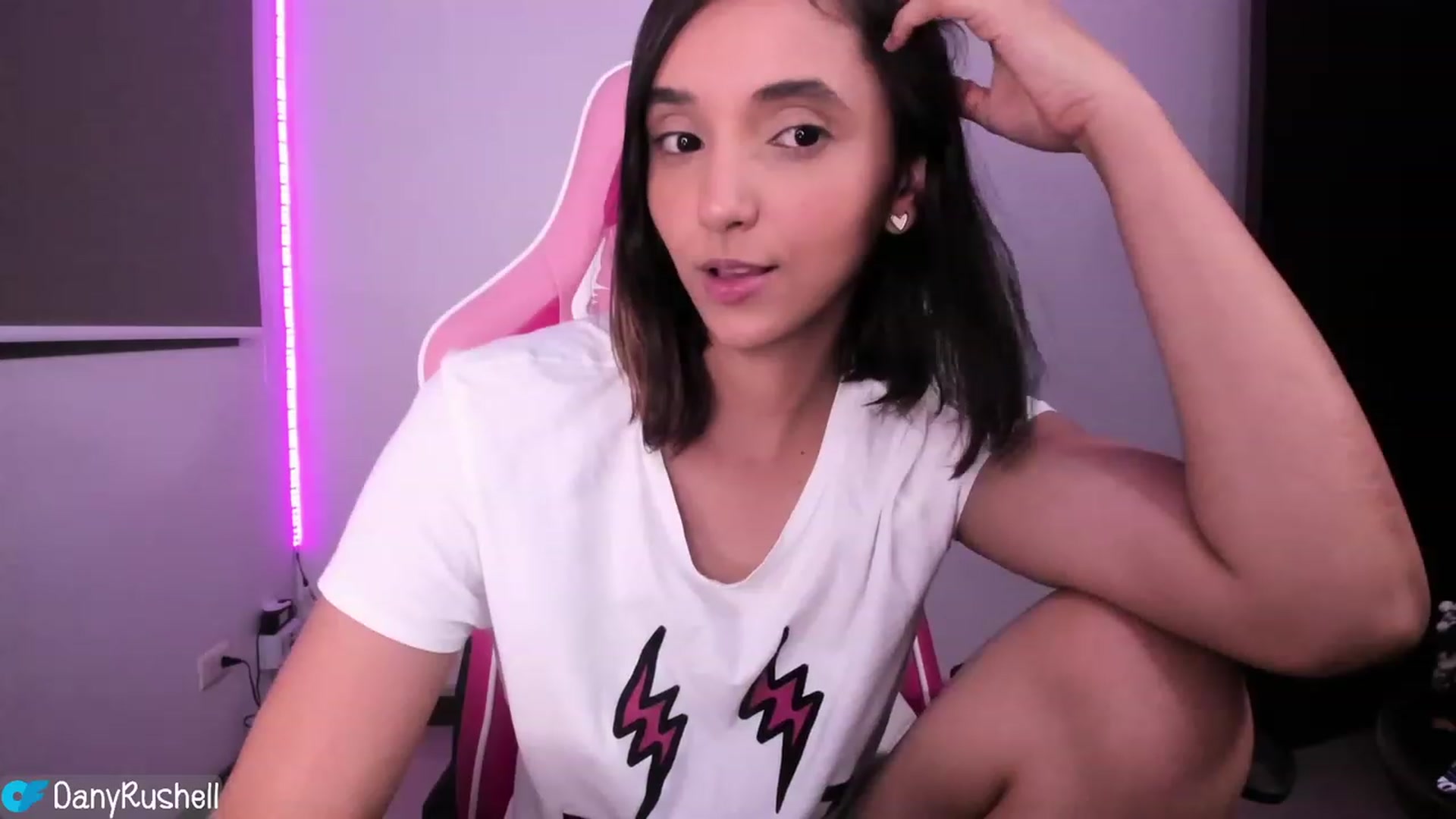 Gallery image thumbnail from NataliaMFC_'s myfreecams stream on, 05/19/2023, 06:09 image 12 of 20