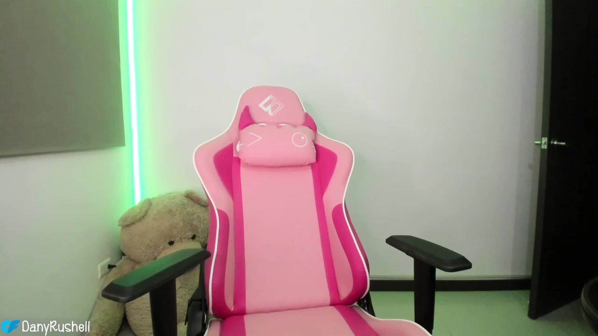 Gallery image thumbnail from NataliaMFC_'s myfreecams stream on, 05/25/2023, 05:05 image 20 of 20