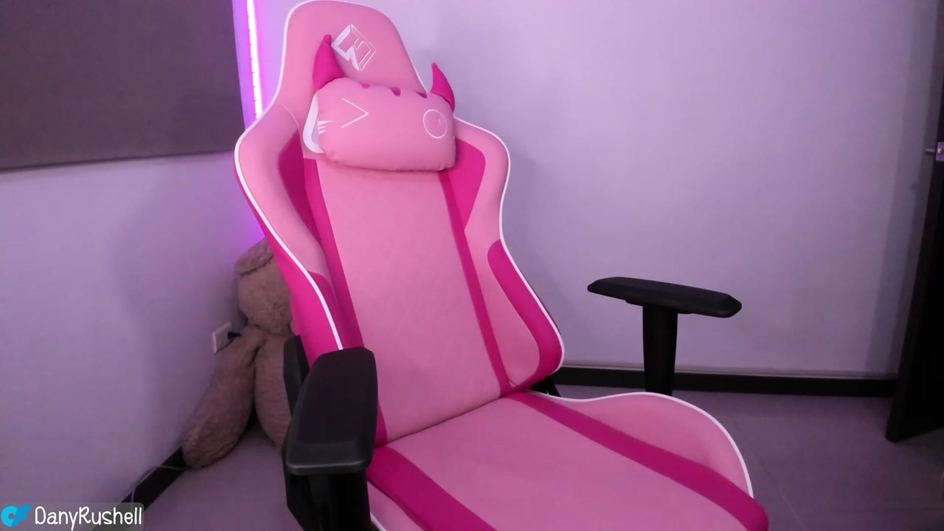 Gallery image thumbnail from NataliaMFC_'s myfreecams stream on, 05/28/2023, 05:15 image 20 of 20