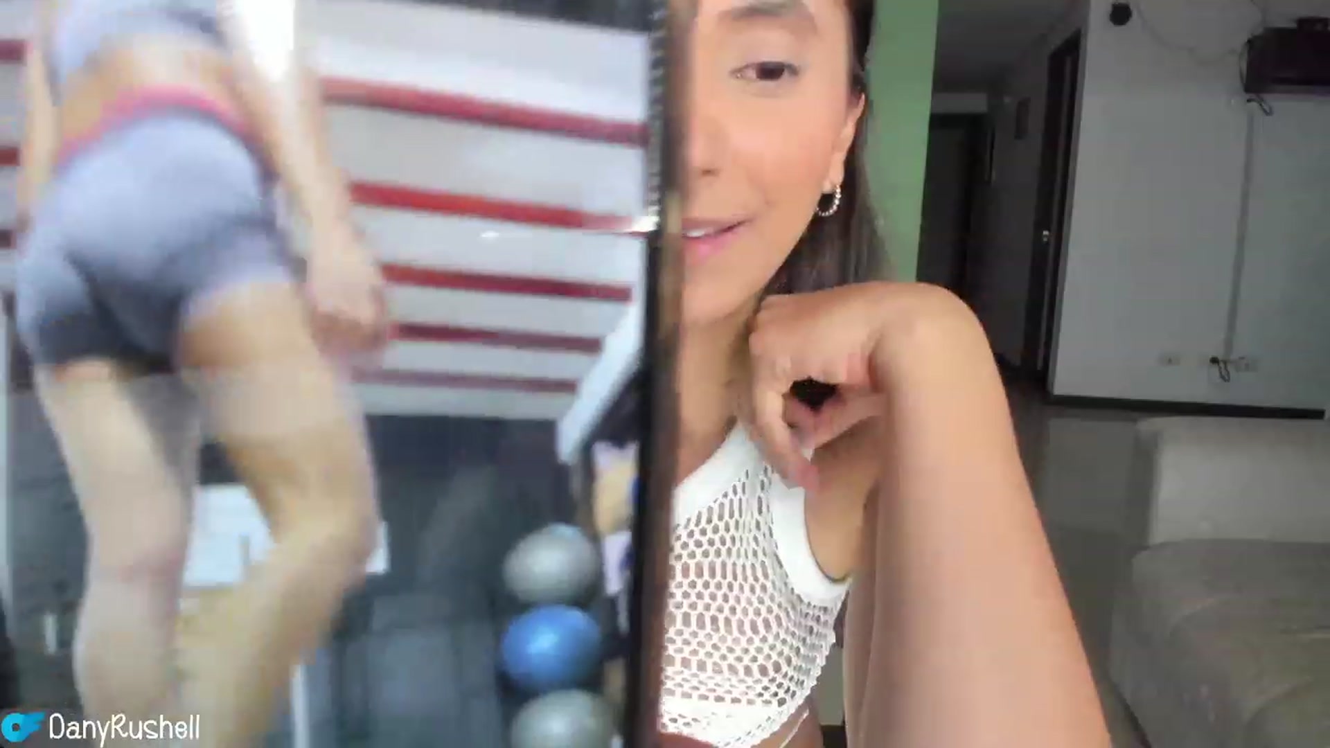 Gallery image thumbnail from NataliaMFC_'s myfreecams stream on, 06/10/2023, 05:33 image 10 of 20