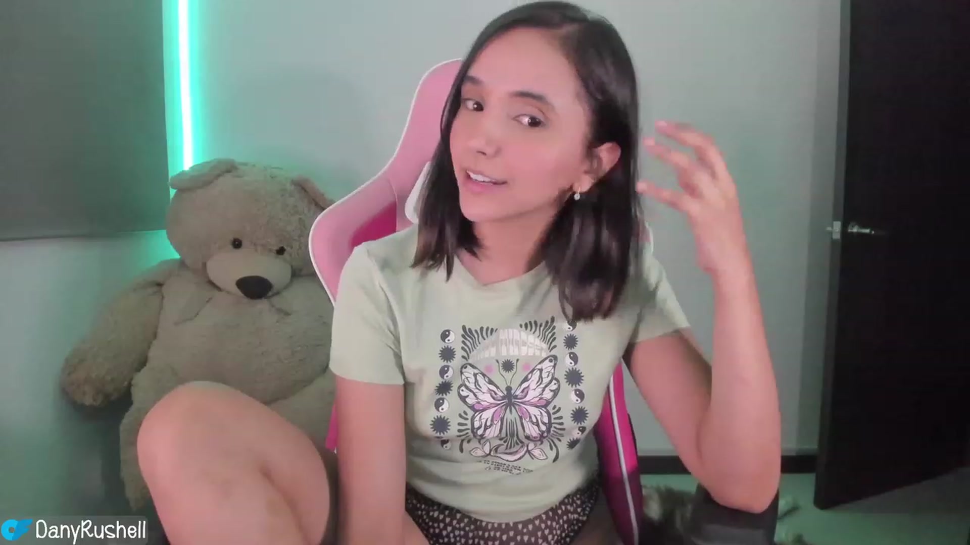 Gallery image thumbnail from NataliaMFC_'s myfreecams stream on, 06/15/2023, 04:21 image 2 of 20