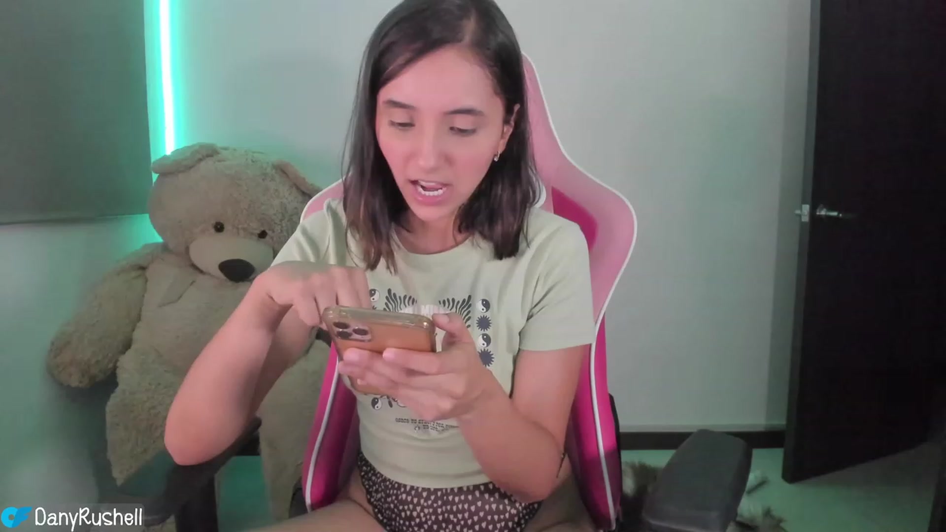 Gallery image thumbnail from NataliaMFC_'s myfreecams stream on, 06/15/2023, 04:21 image 4 of 20