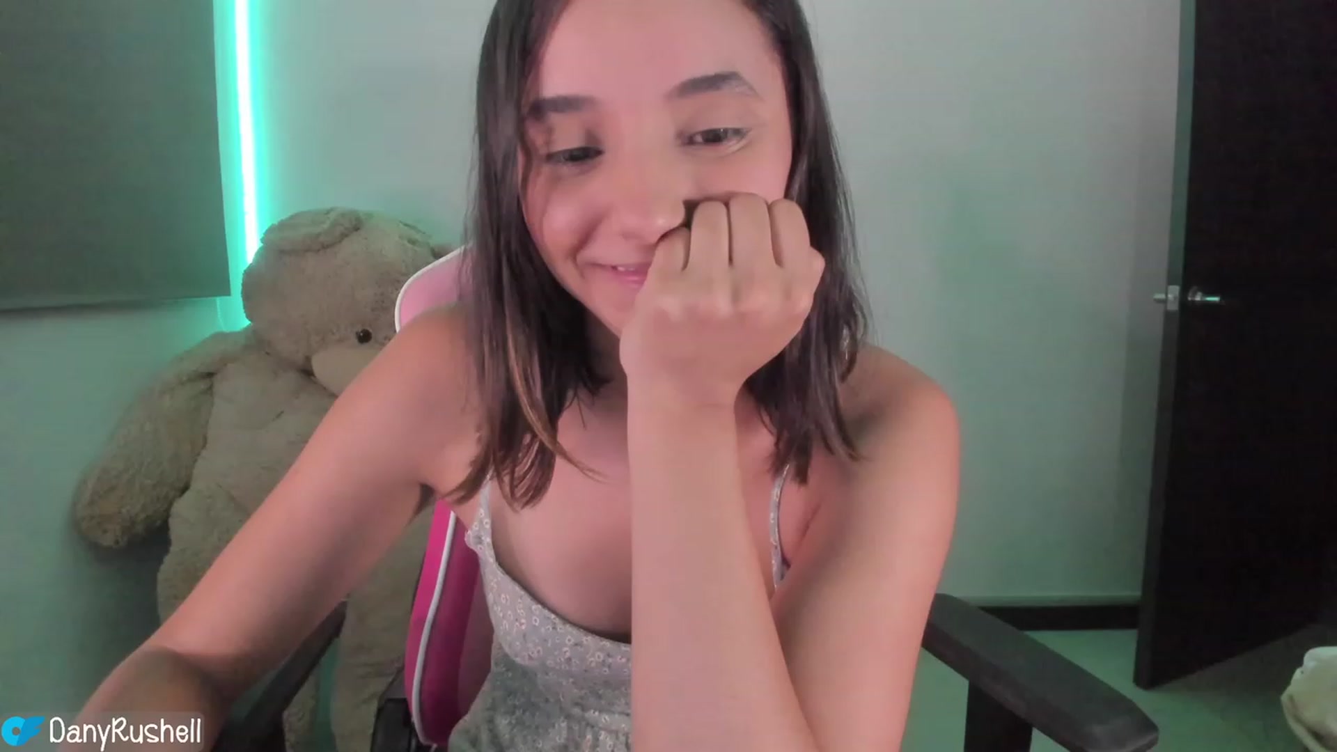 Gallery image thumbnail from NataliaMFC_'s myfreecams stream on, 06/18/2023, 05:48 image 12 of 20