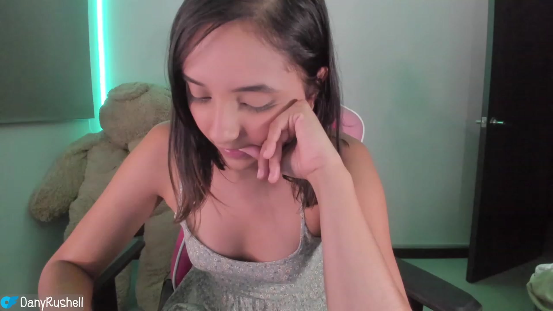 Gallery image thumbnail from NataliaMFC_'s myfreecams stream on, 06/18/2023, 05:48 image 18 of 20