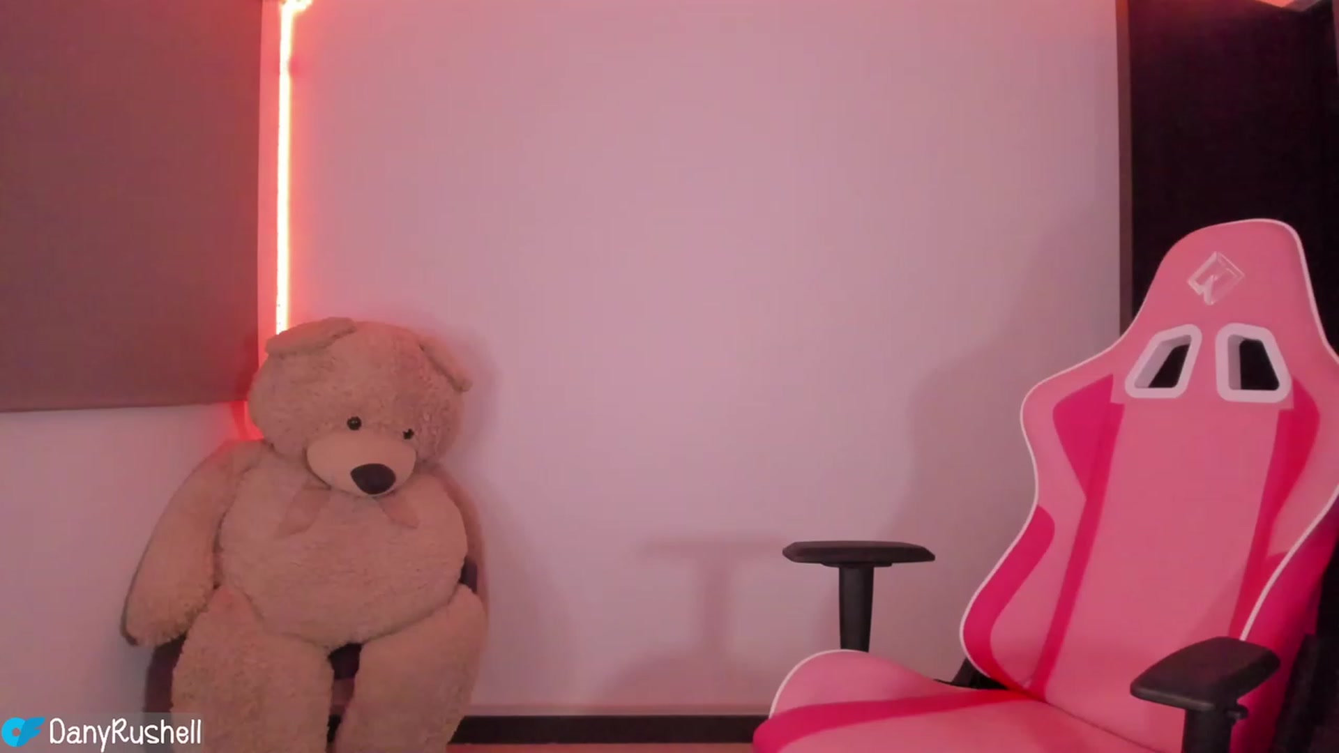 Gallery image thumbnail from NataliaMFC_'s myfreecams stream on, 06/20/2023, 05:48 image 15 of 20