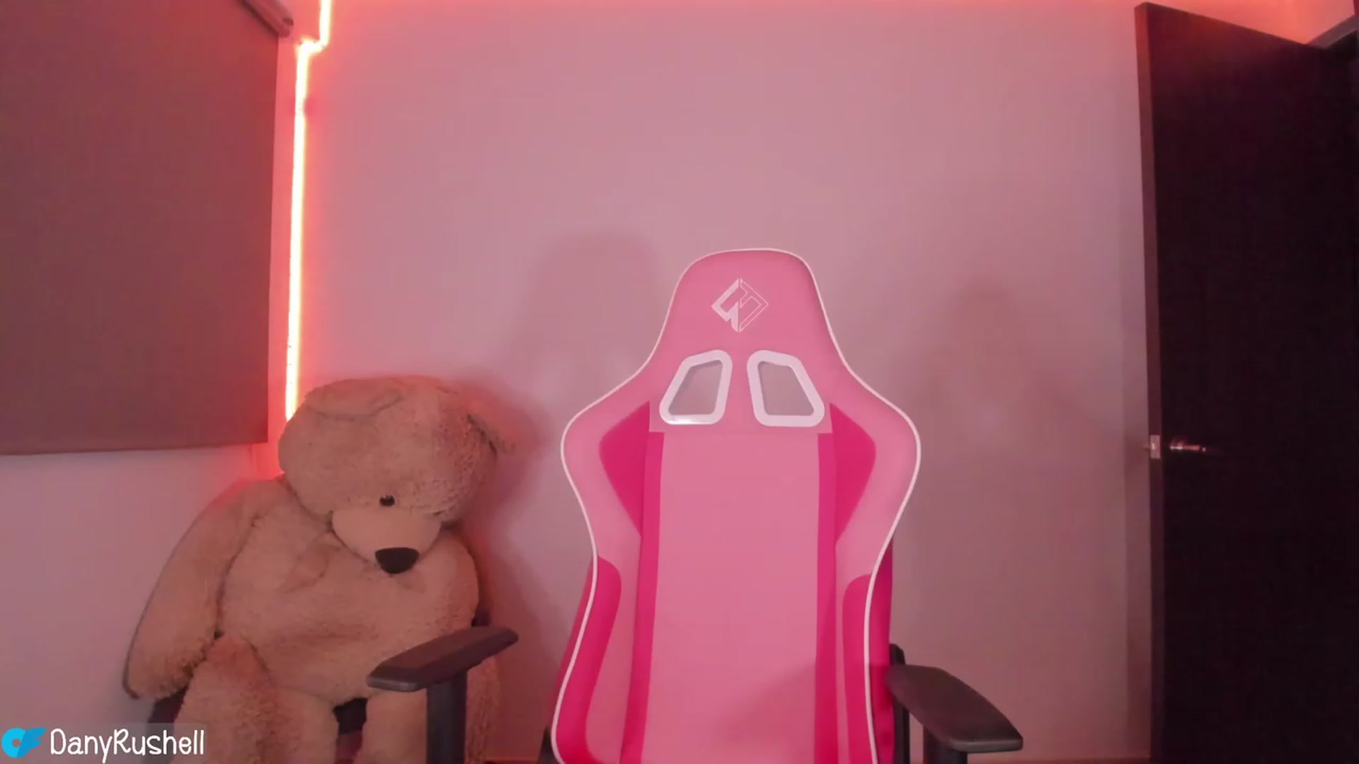Gallery image thumbnail from NataliaMFC_'s myfreecams stream on, 06/20/2023, 05:48 image 5 of 20