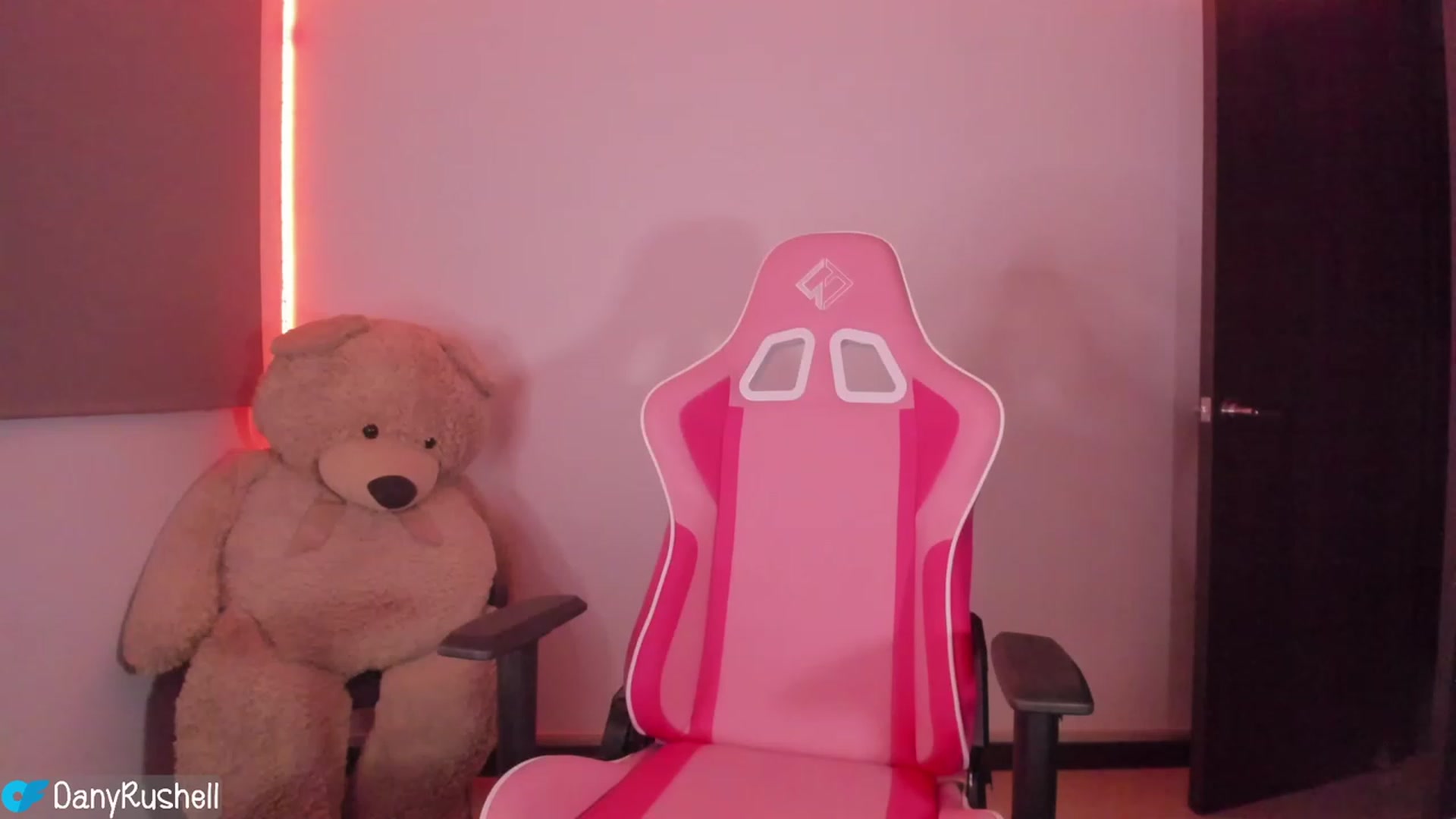 Gallery image thumbnail from NataliaMFC_'s myfreecams stream on, 06/20/2023, 05:48 image 11 of 20