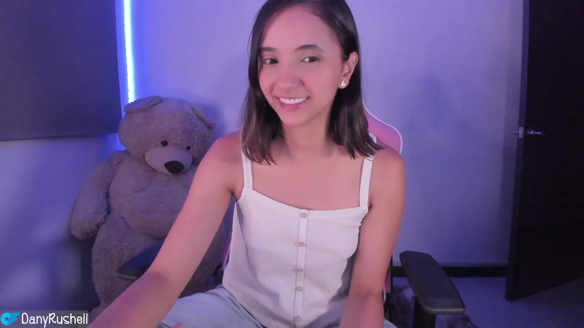 Gallery image thumbnail from NataliaMFC_'s myfreecams stream on, 06/21/2023, 04:59 image 3 of 20